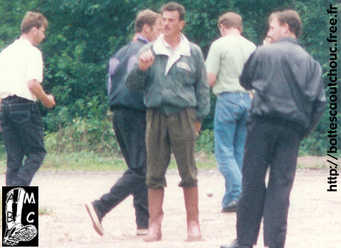  French bowls in rubber boots in Seine & Marne. 