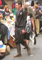 BEAUX GARS DANS LA RUE