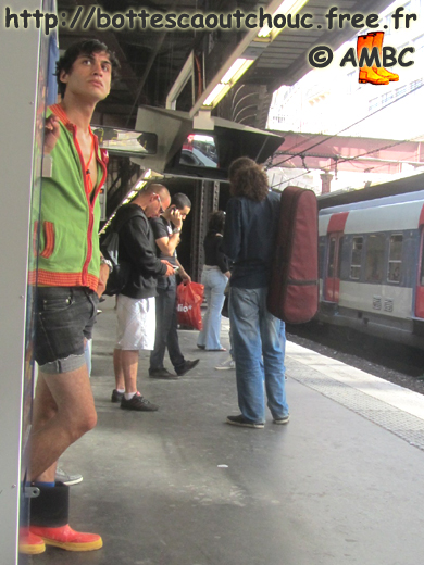 Gummistiefel, botas de gomma, rubber laarzen, stivali di gomma, wellies, bottes caoutchouc Marc Jacobs, Paris, 30 June 2012.