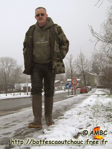 Pascal wearing St Hubert boots, in Belgium, 2008. Gummistiefel.
