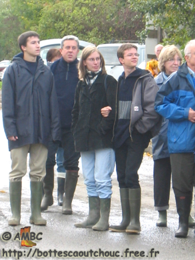 Rubberbooted visitors, Soumagne, Belgium, Oct. 2003. Rubber laarzen. Gummistiefel.