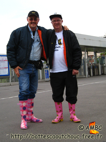 With Pascal, wearing pink wellies, France 2008. Gummistiefel, bottes caoutchouc.
