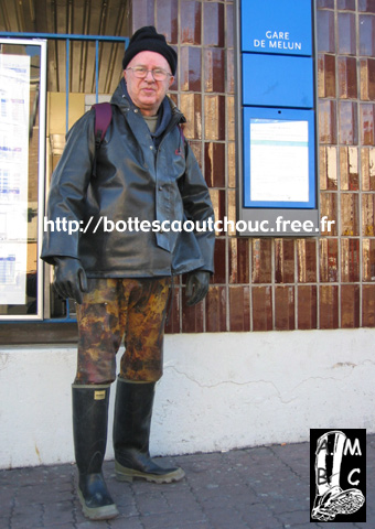 At Melun station, in rubber.