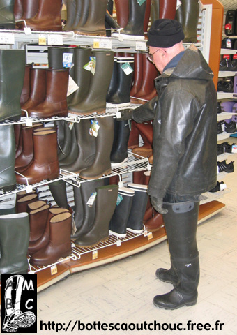 At the supermarket, France. Rubber boots, bottes caoutchouc, Gummistiefel.