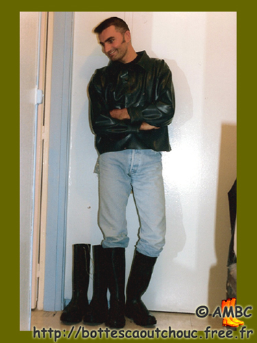 Marc in Melun, wearing Baudou wellies. Gummistiefel, bottes caoutchouc, rubber boots.