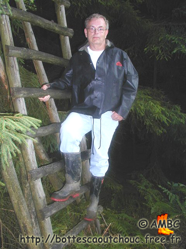 Franz wearing Phoenix gumboots, 2007. Gummistiefel, bottes caoutchouc.