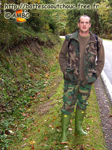 Chris, wearing Superga Gummistiefel, bottes caoutchouc, rubber boots, 2008.