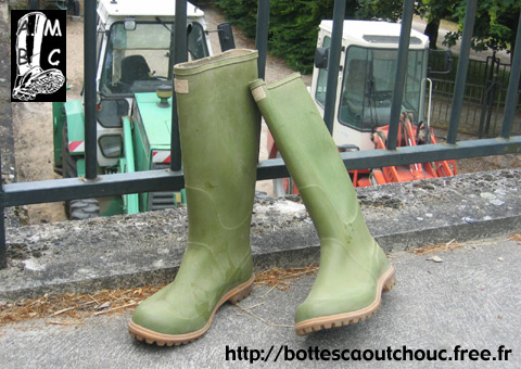 Green Superga rubber boots. © A.M.B.C. 2011 / P. Bourcier
