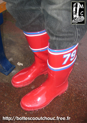 Red wellies 79 © A.M.B.C. 2011 / P. BOURCIER, MAISON DE LA BOTTE EN CAOUTCHOUC.
