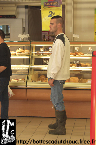 nicerubber booted guy in a supermarket, châteauroux, France.