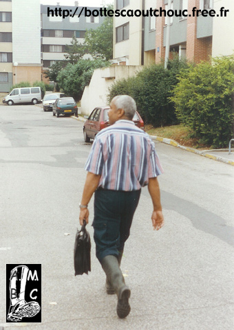 In a street, in  Dammarie Les Lys