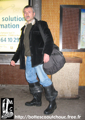 Leaving, at Melun station, 2005.