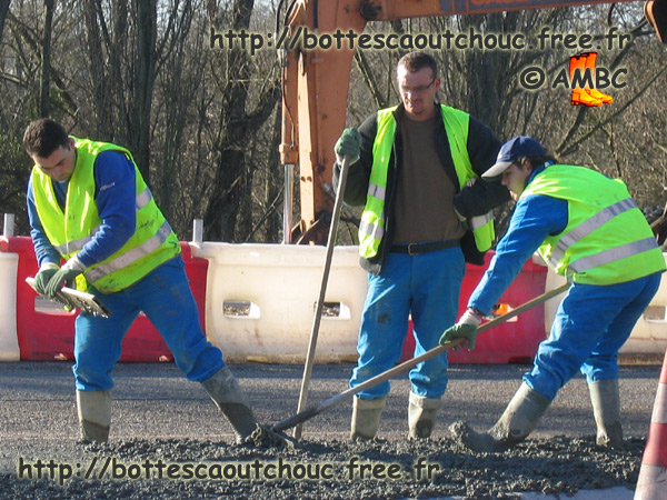 Road workers in Châlon sur Saône, 2004.