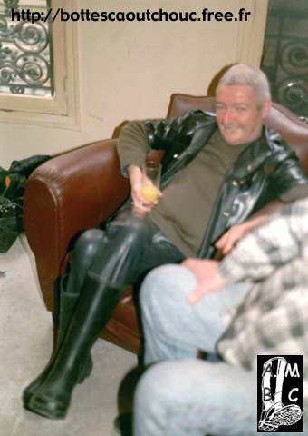René wearing Etché unlined rubber boots
