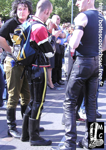 Biker wearing unlined Etché boots