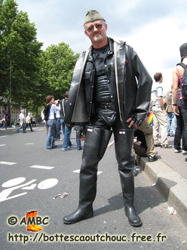 Pascal in full rubber in Parisian streets, 2007.