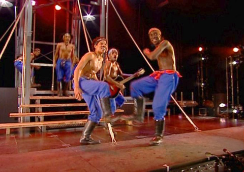 Gumboots Dance, Paris, dec. 2003.