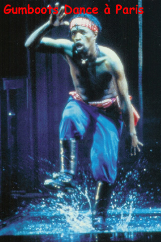 Gumboots Dancers in Paris; Gummistiefel, botas de goma, bottes en caoutchouc, dec. 2003.