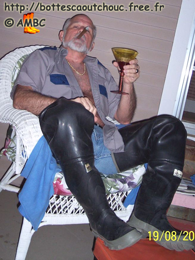 Some rest in rubber hipboots, 2010.
