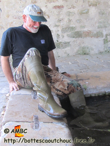 Jim en Aigle dans un lavoir français, mai 2011.
