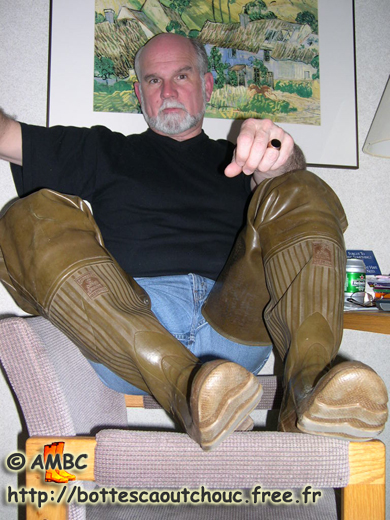 Jim chez lui. Rubber hipboots, 2009.