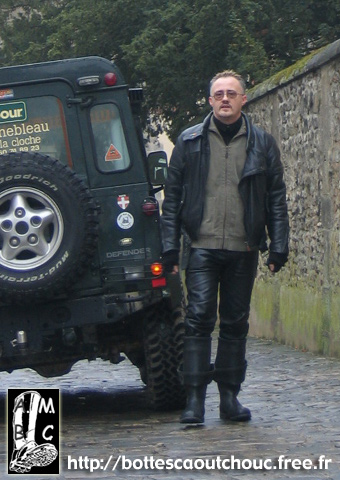 Wearing Nokia waders in Fontainebleau
