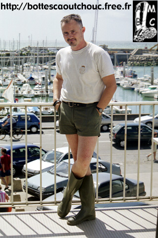 Wearing shorts & wellies at La Turballe port.