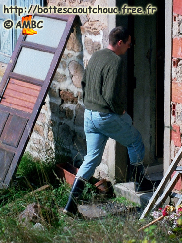 Laurent is moving, wearing Aigle wellies. Gummistiefel, bottes caoutchouc, rubber boots.