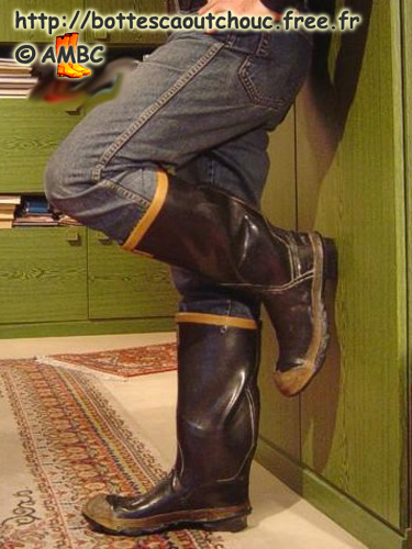 Georg wearing US Ranger boots. Gummistiefel, bottes caoutchouc, rubber boots.