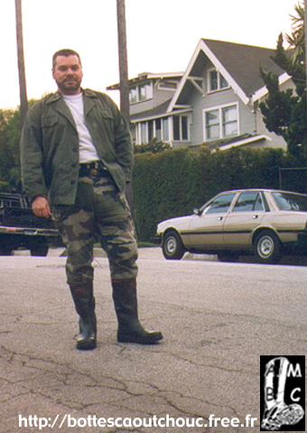 Celso, in Los Angeles. Gumboots, Gummistiefel.