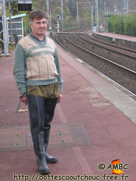 Jean-Pierre wearing Gaviota waders at the station.
