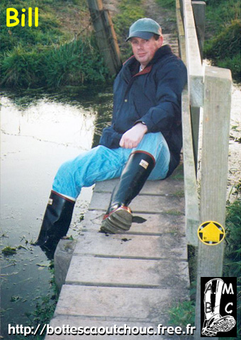 Bill at the pontoon. Gummistiefel, bottes caoutchouc, rubber boots, botas de goma.
