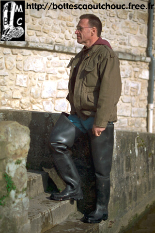 Roger wearing Gaviota waders 2002.