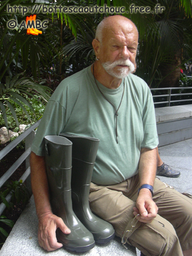 New Spanish PVC boots; Gummistiefel, rubber laarzen, botas de hule, August  2010.