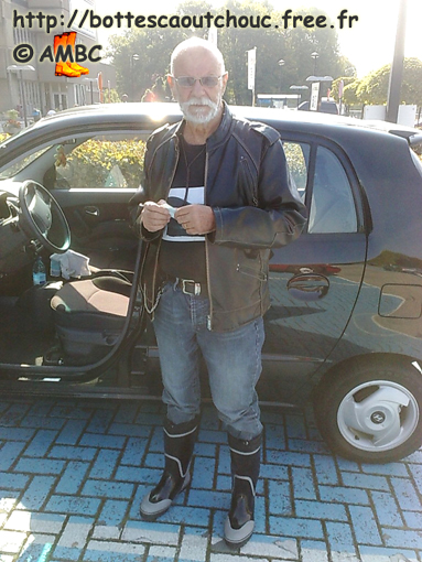 Edgard wearing gumboots. Gummistiefel, rubber laarzen, 2009.