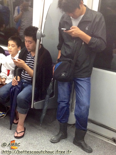 I also see young guys in a pair of short rubber boots. 