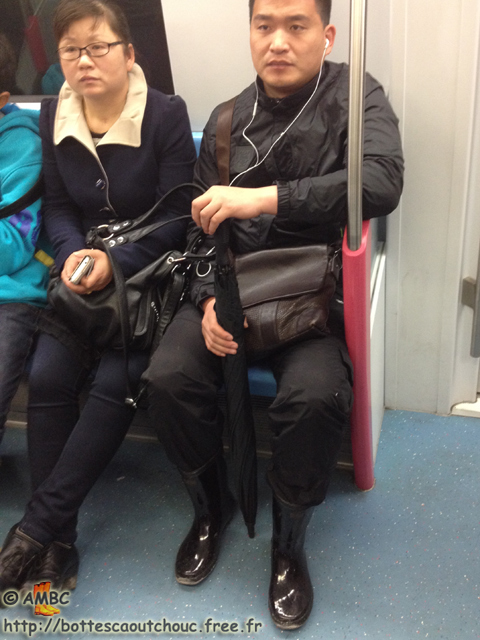 I also see young guys in a pair of short rubber boots. 
