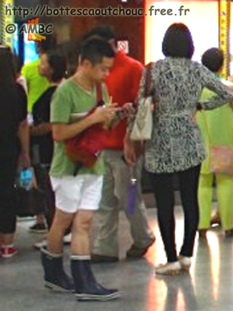I also see young guys in a pair of short rubber boots. 