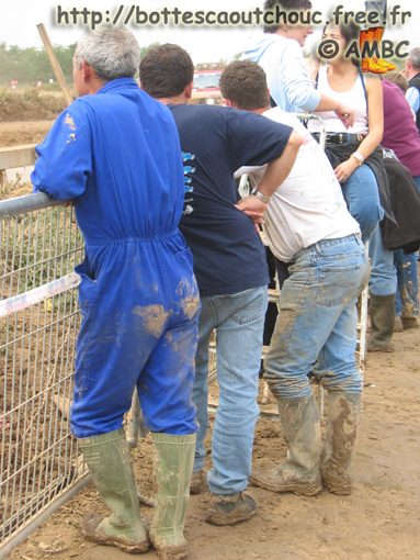 Wearing overalls & rubber boots. Gummistiefel, stivali di gomma, 2005.