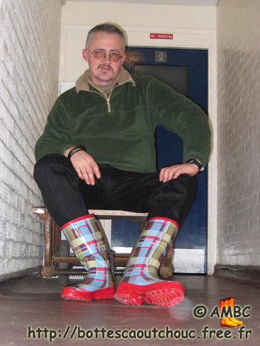 Pascal in Uk, wearing Scottish wellies; bottes caoutchouc, rubber boots, 2006.