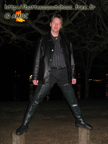 Wearing Aigle waders at the Seine river.