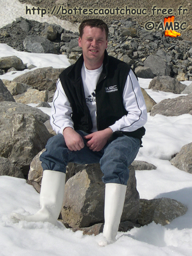 Wearing my Hypermajor  Flocon wellies in the snow, 2008. Gummistiefel, bottes caoutchouc.