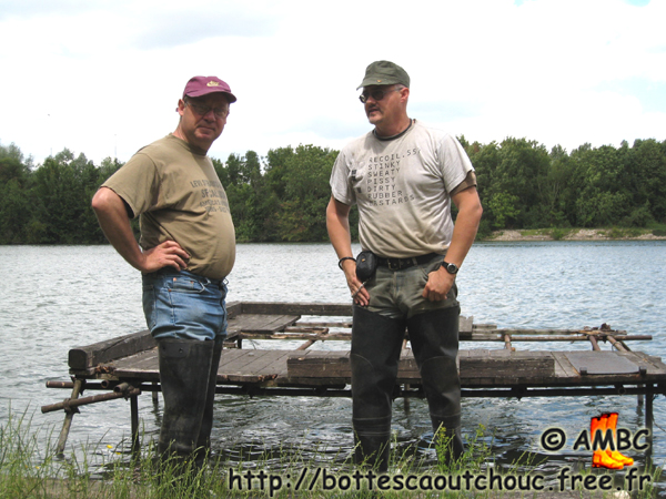 J-Pierre & Pascal wearing waders at the seine river, 2007. Gummistiefel, cuissardes caoutchouc.