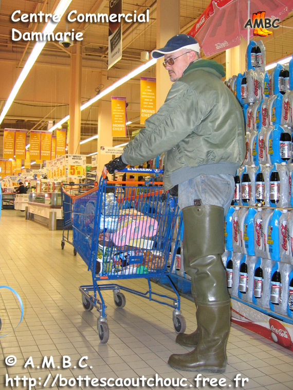 Pascal in a shopping plaza, Dammarie Les Lys, nov. 2005