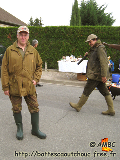 Hunter in a village (Parisian area, France), 11 October 2009.