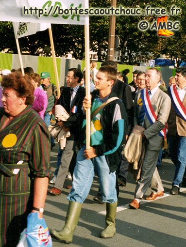 Young farmer in demonstration, in Paris, Quai Henri IV, 29 sept. 1991. Picture  by Daniel Blondel.