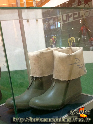 Egil Olsen and rubber boots.  Gummistiefel, galochas, rubber laarzen, gumboots, bottes caoutchouc.