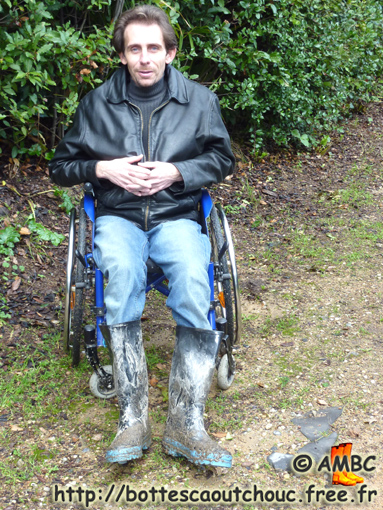 Strolling in muddy rubber boots; Gummistiefel, 2010.