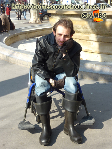 Wearing Nokia waders in Paris, Gummistiefel, 2010.