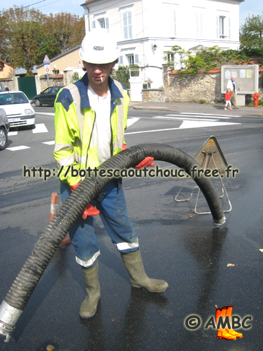 Big hosepipe; rubber boots, Gummistiefel, 2007.